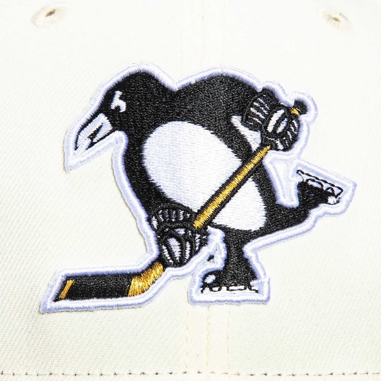 New Era 59Fifty Pittsburgh Penguins 2017 Stadium Series Patch Hat - White. Black